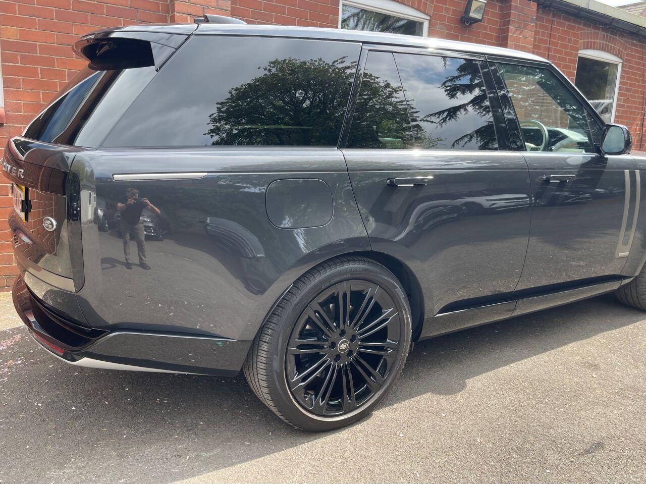 Land Rover Range Rover view 8