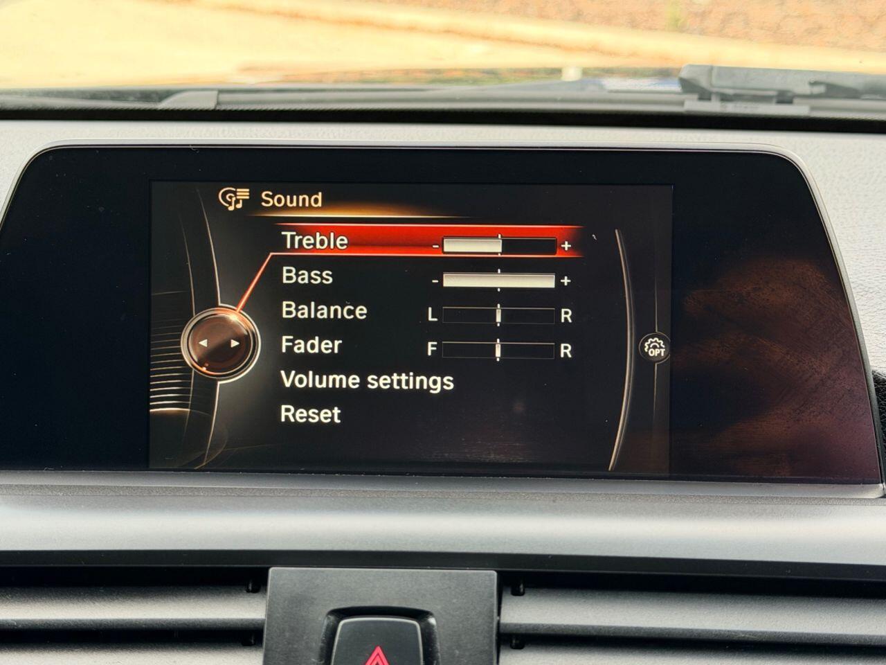 BMW 1 Series view 36