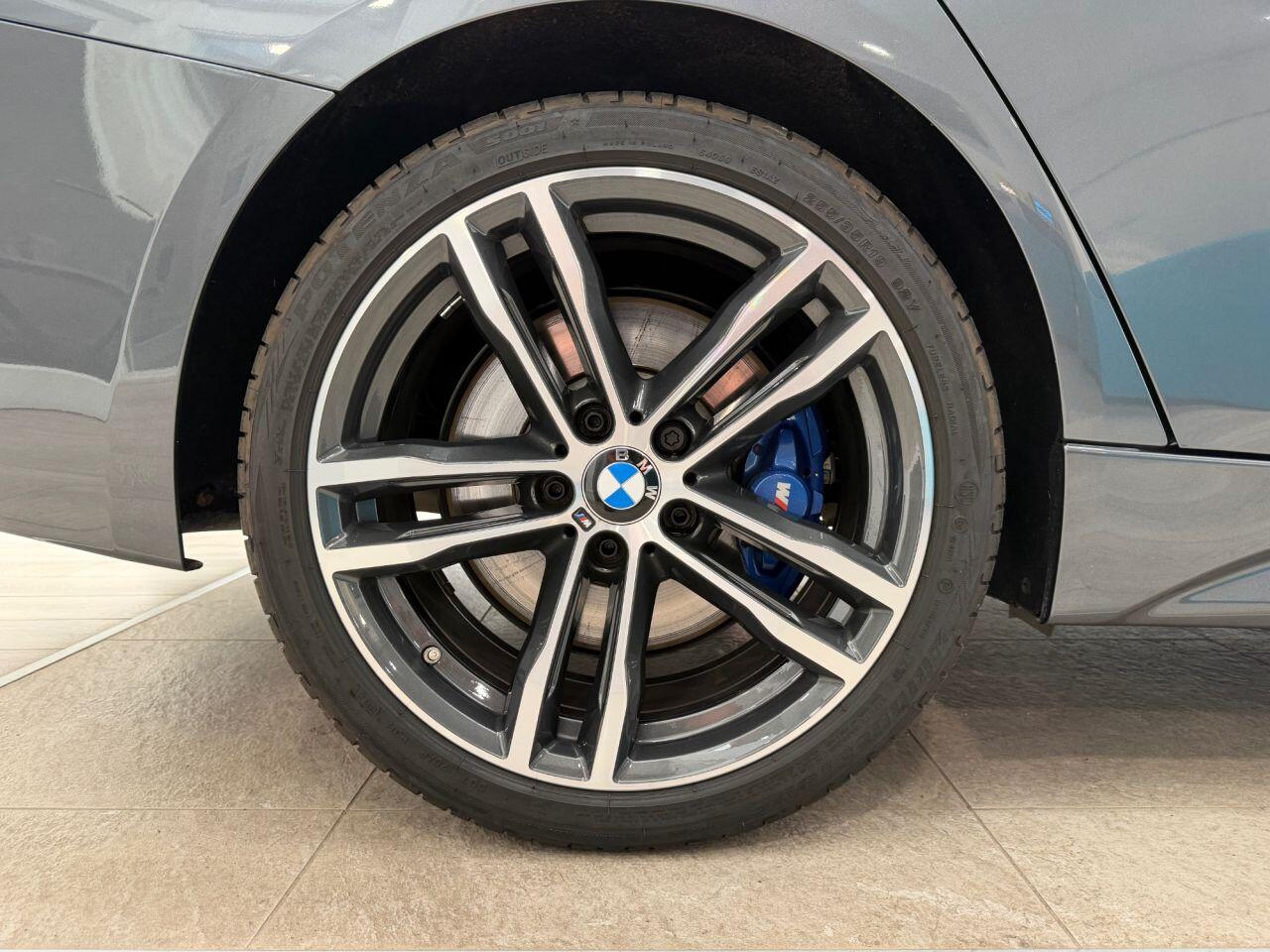 BMW 3 Series view 13