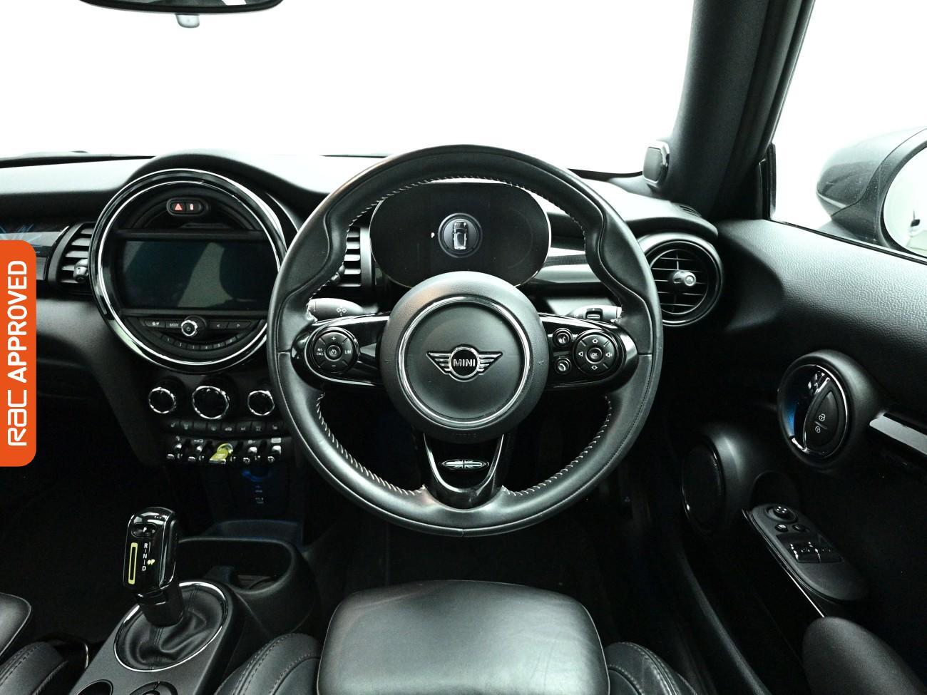 Mini Hatch view 10