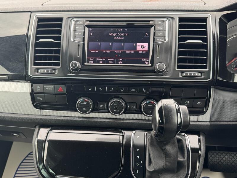 2018 Volkswagen Caravelle image 39