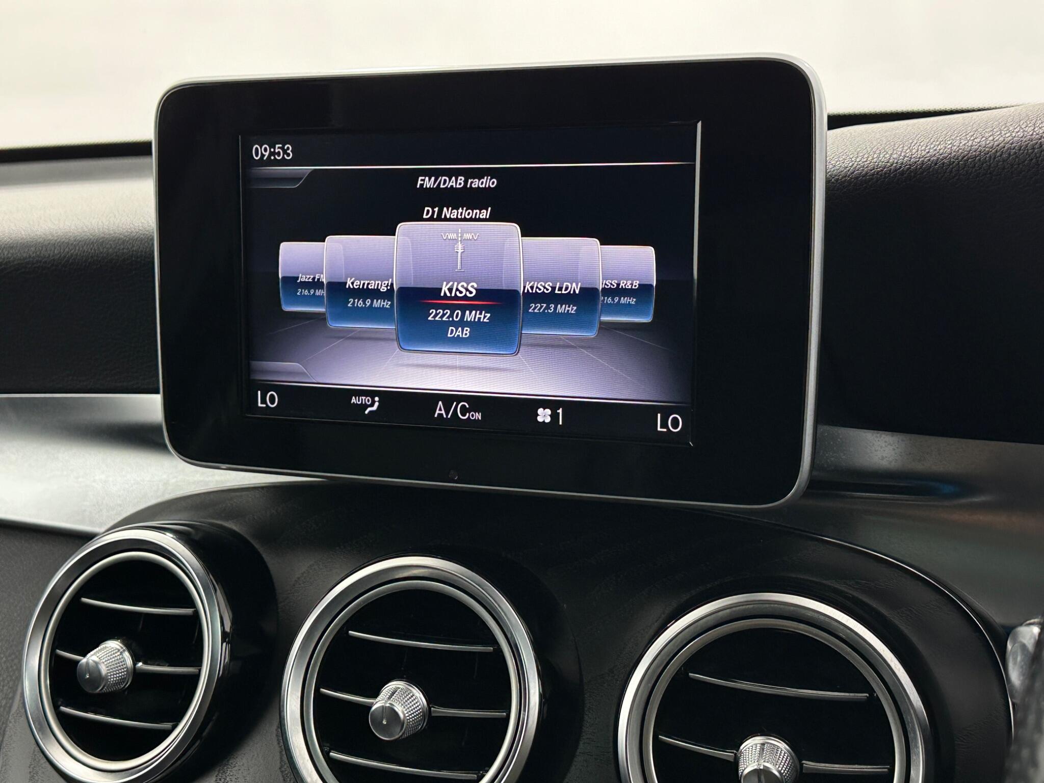 Mercedes-Benz GLC view 27