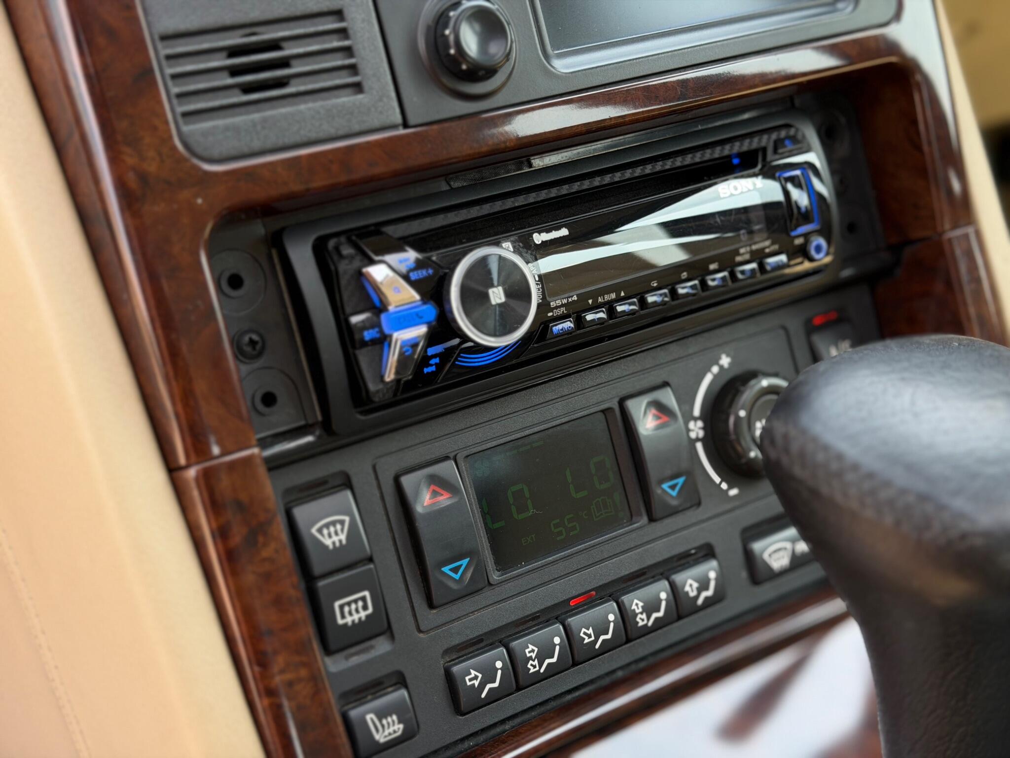 Land Rover Range Rover view 22
