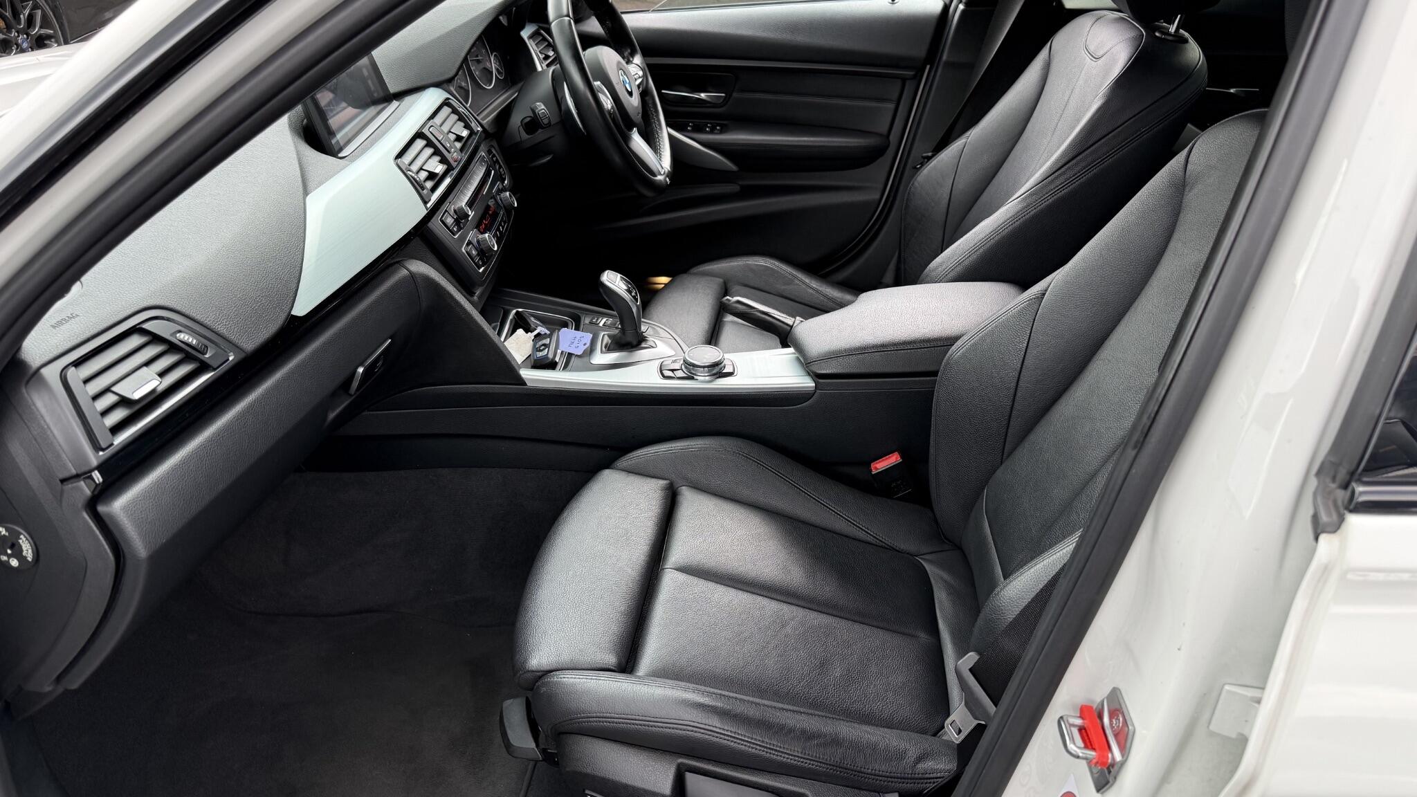 BMW 3 Series view 29