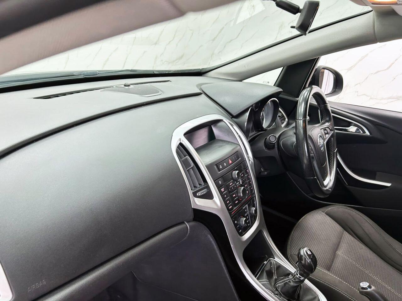 Vauxhall Astra view 16