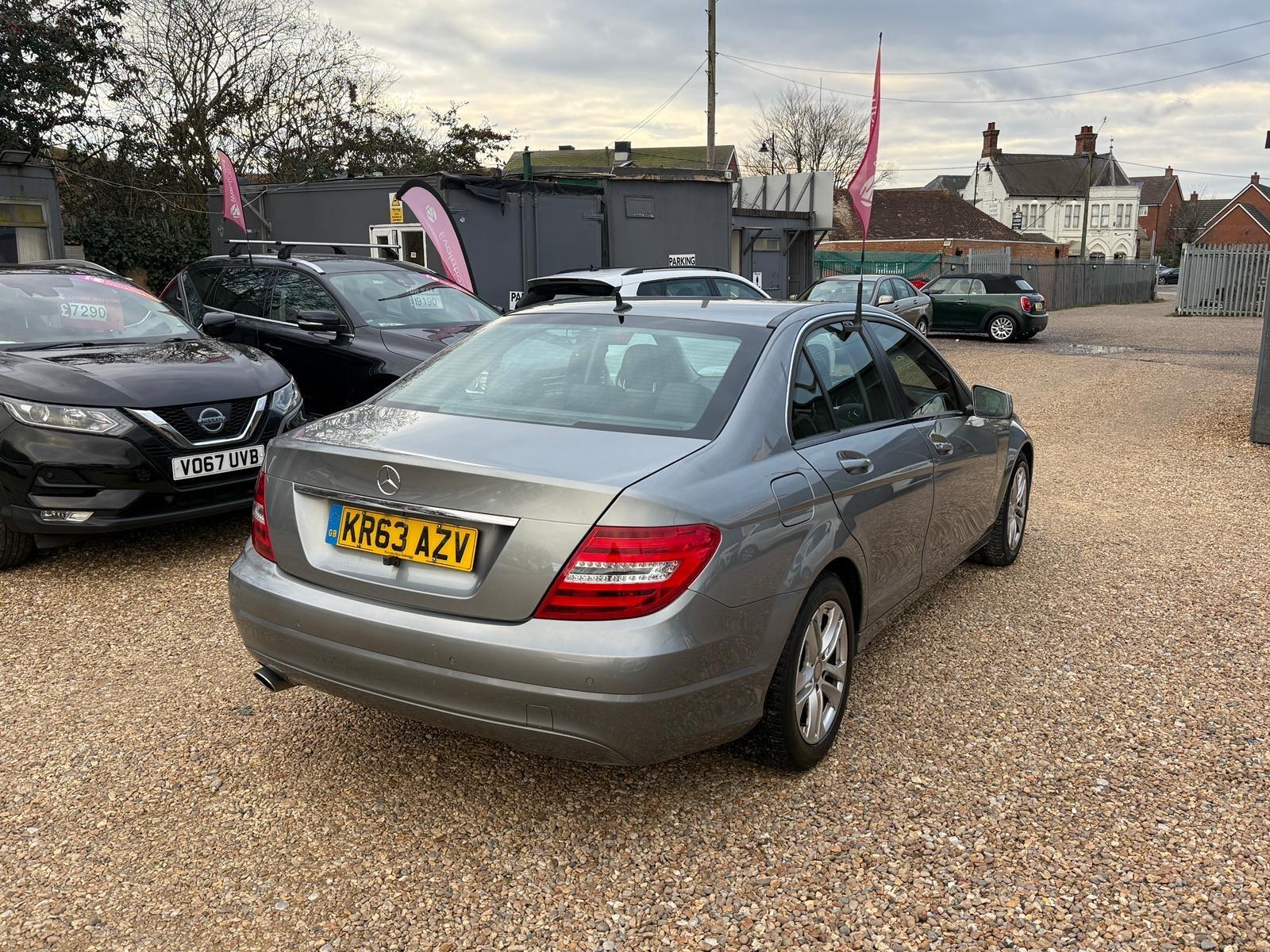 Mercedes-Benz C Class view 28