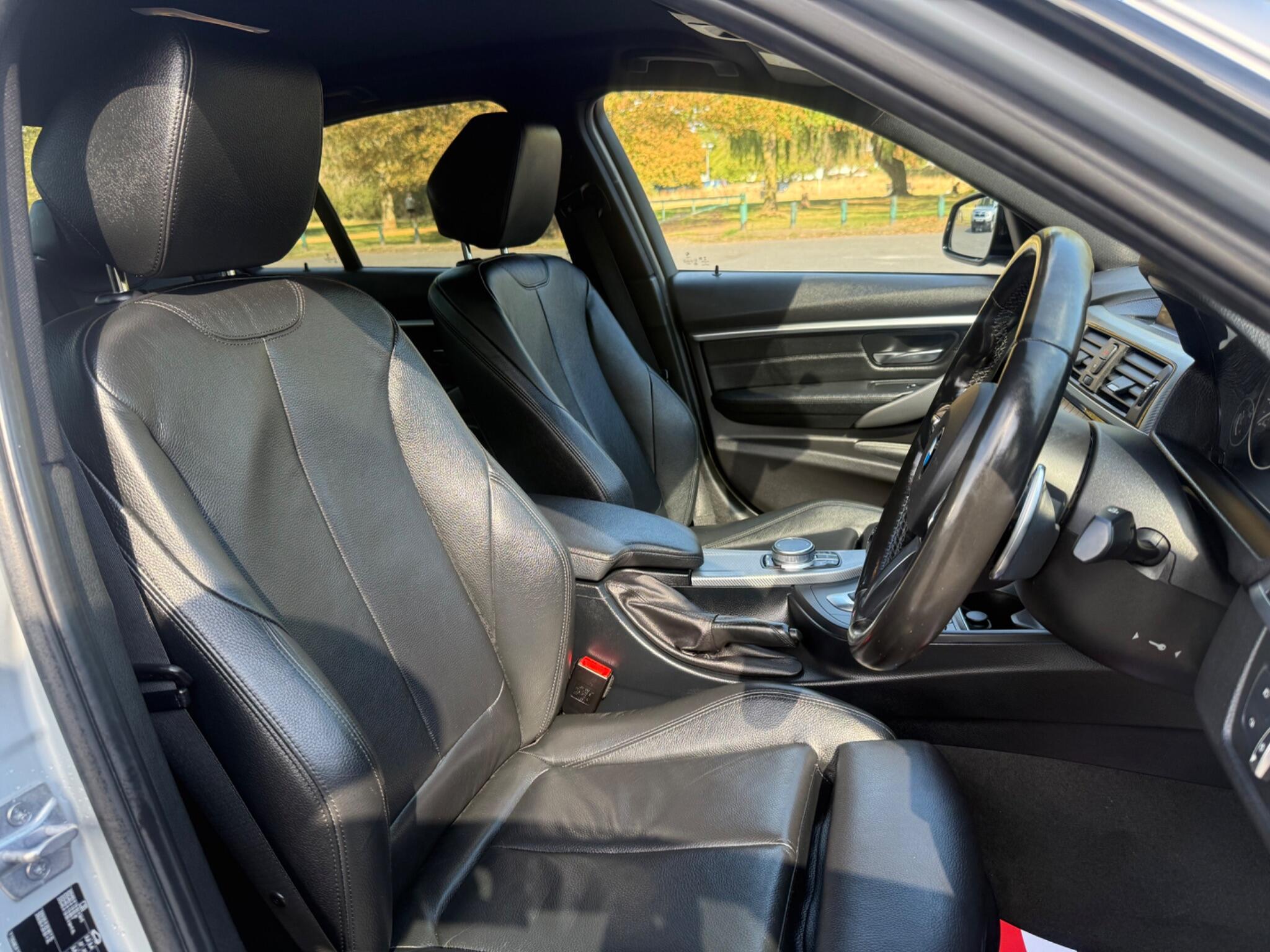BMW 3 Series view 21