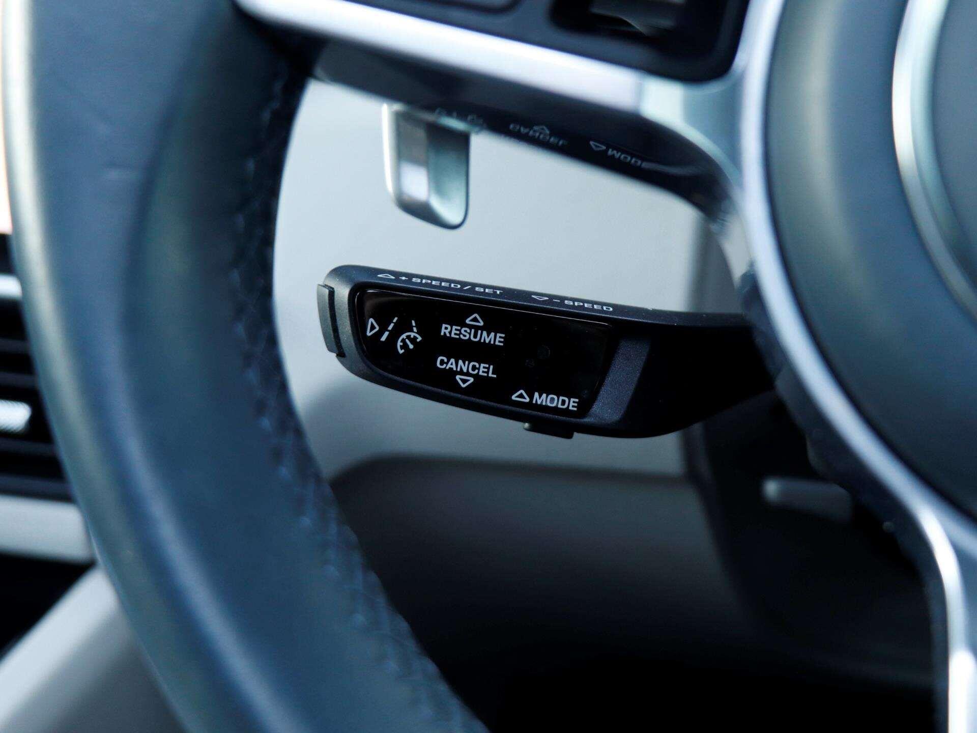 Porsche Cayenne view 19