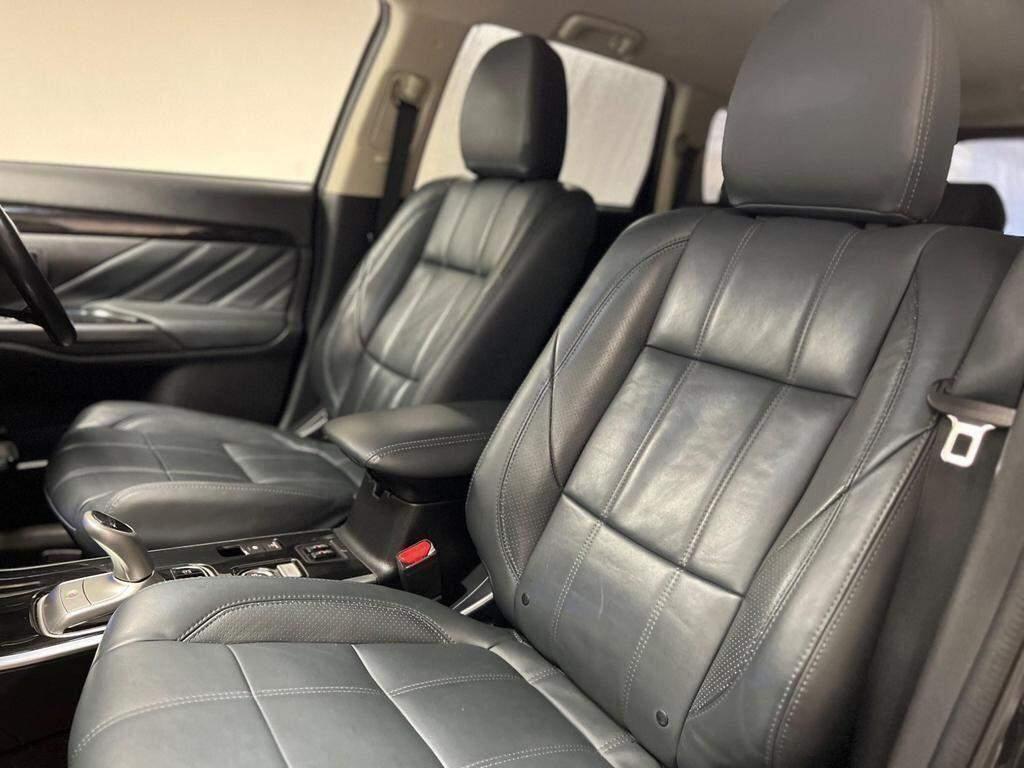 Mitsubishi Outlander view 21