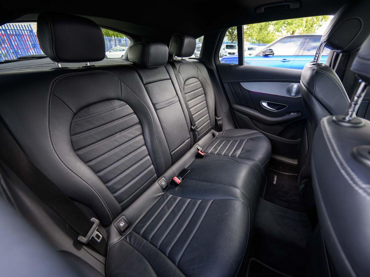 Mercedes-Benz Eqc view 12