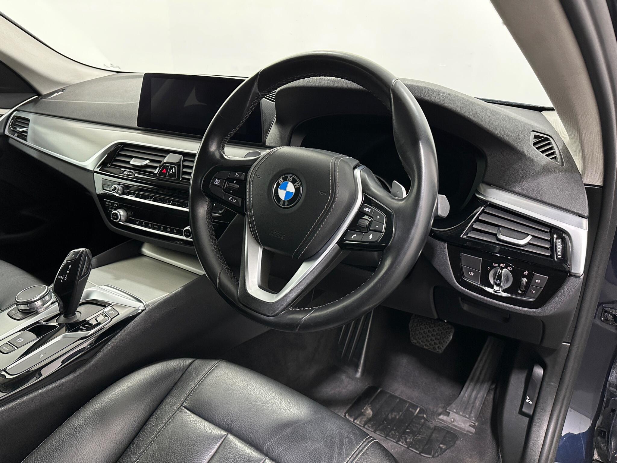 BMW 5 Series view 11