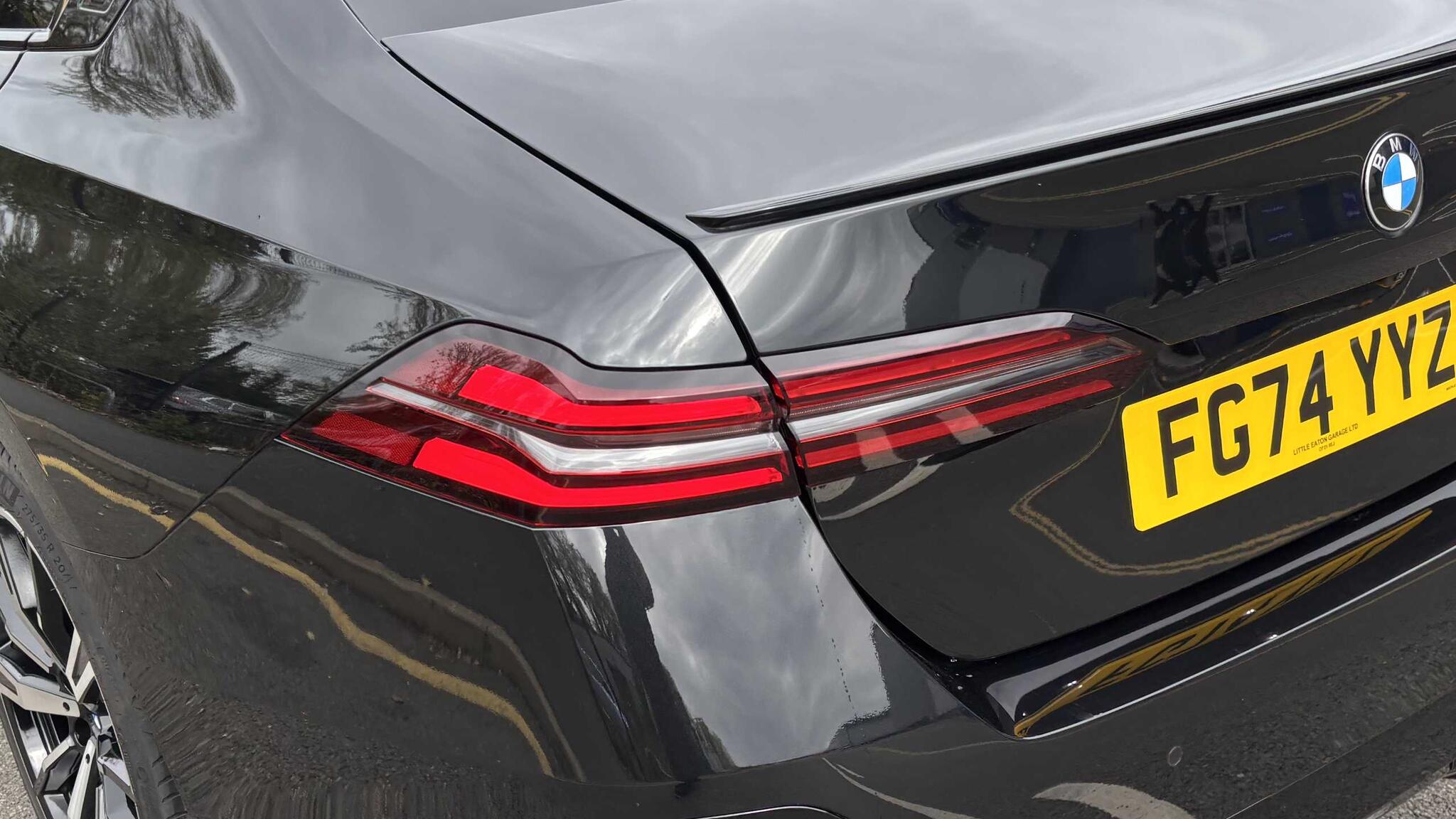 BMW 5 Series view 38