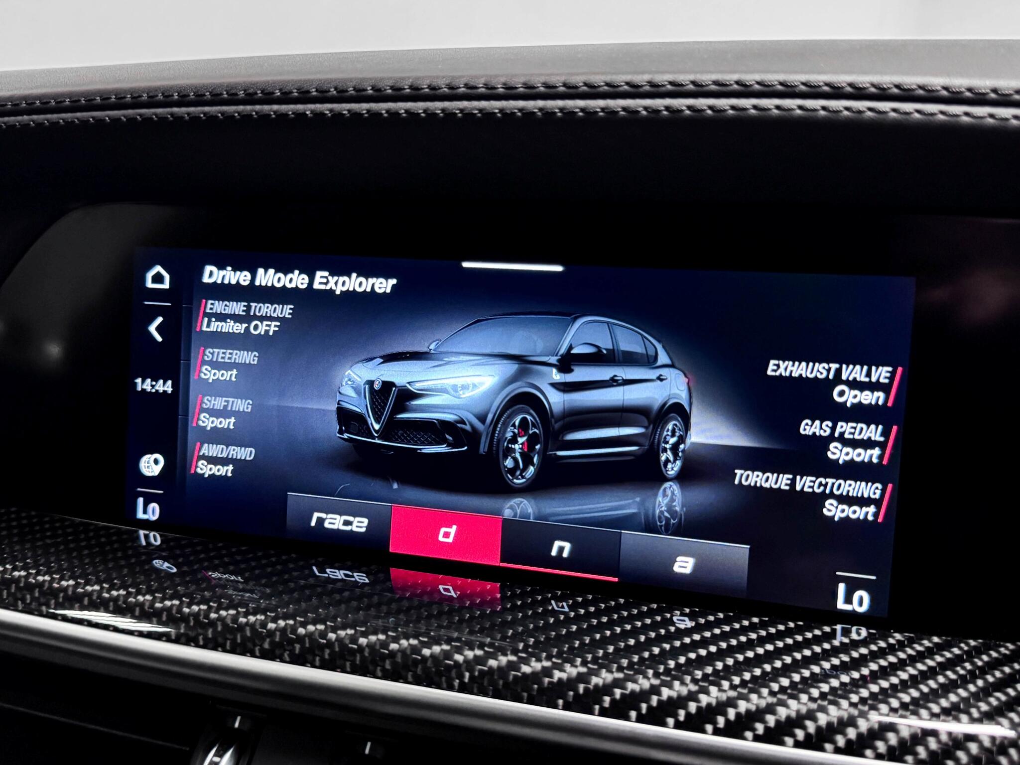 Alfa Romeo Stelvio view 58