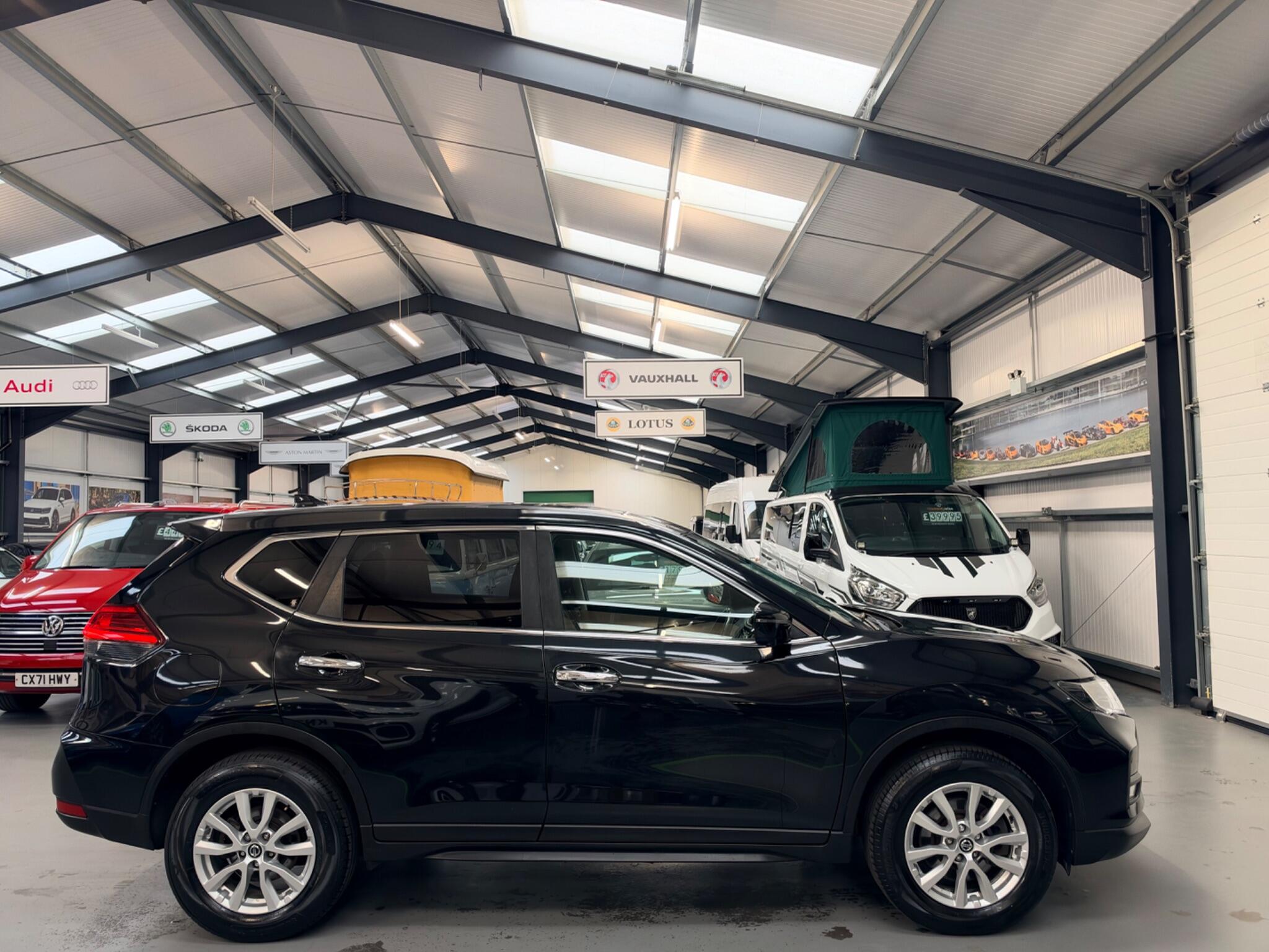 Nissan X-Trail view 14