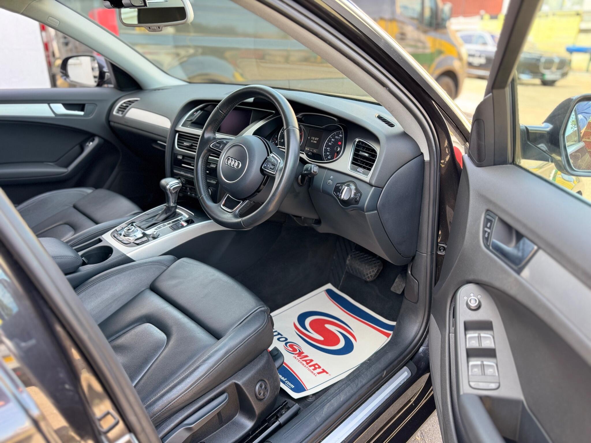 Audi A4 view 16
