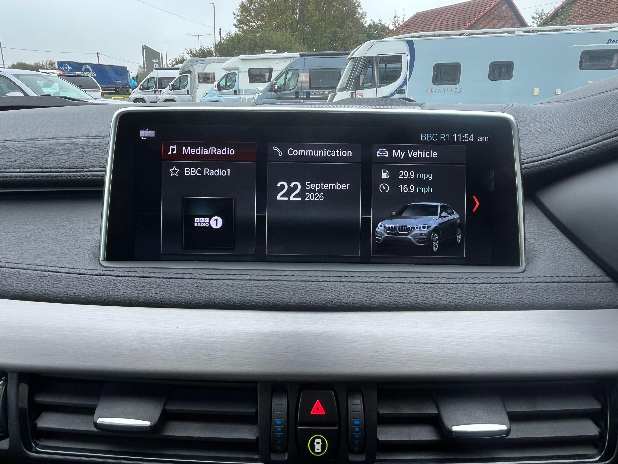 BMW X6 view 14
