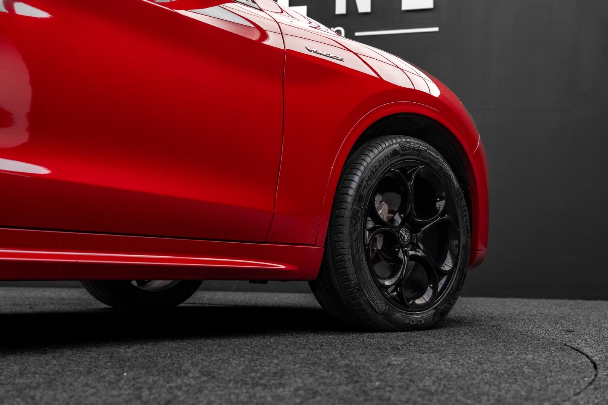 Alfa Romeo Stelvio view 41
