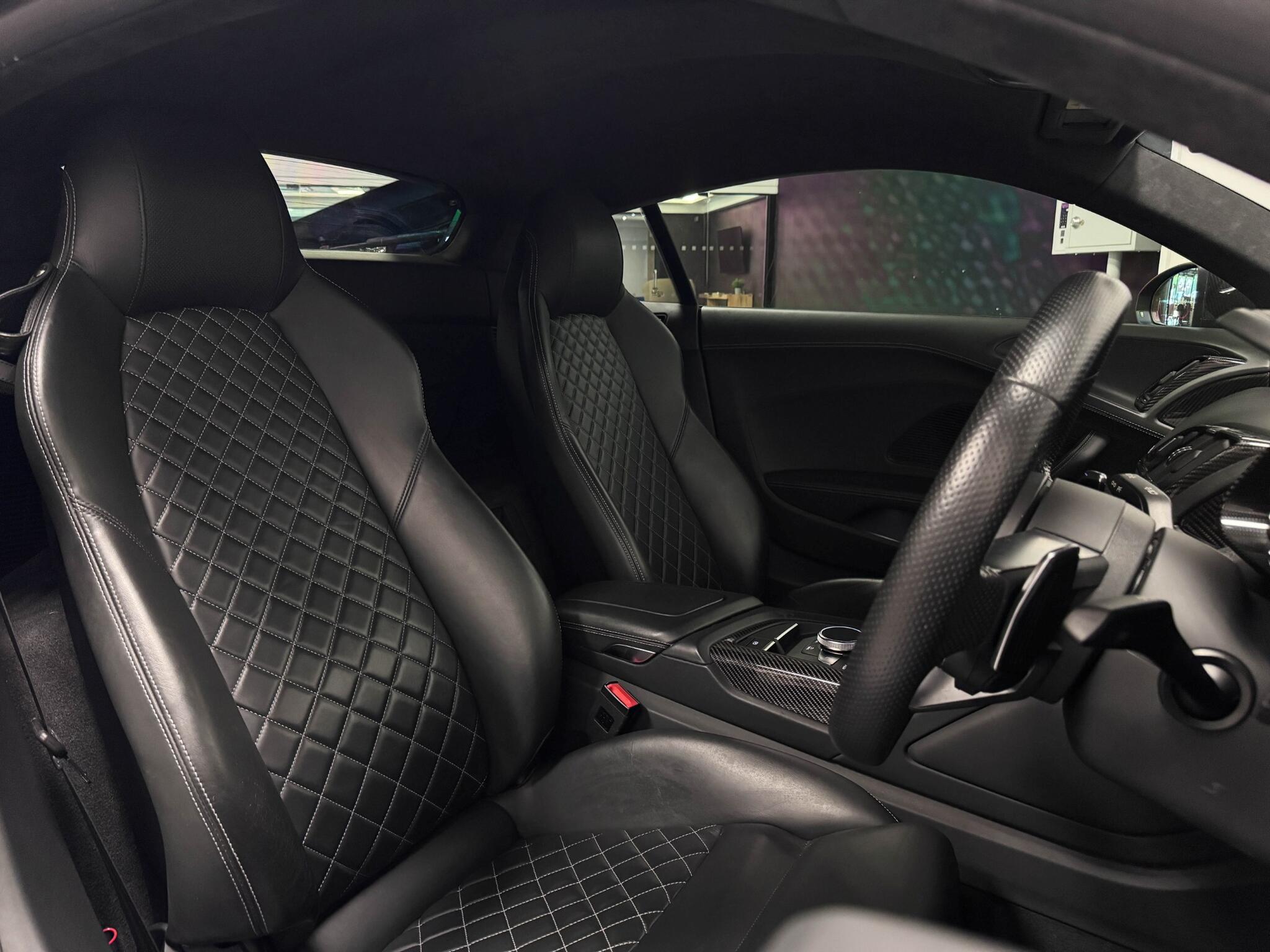 Audi R8 view 29