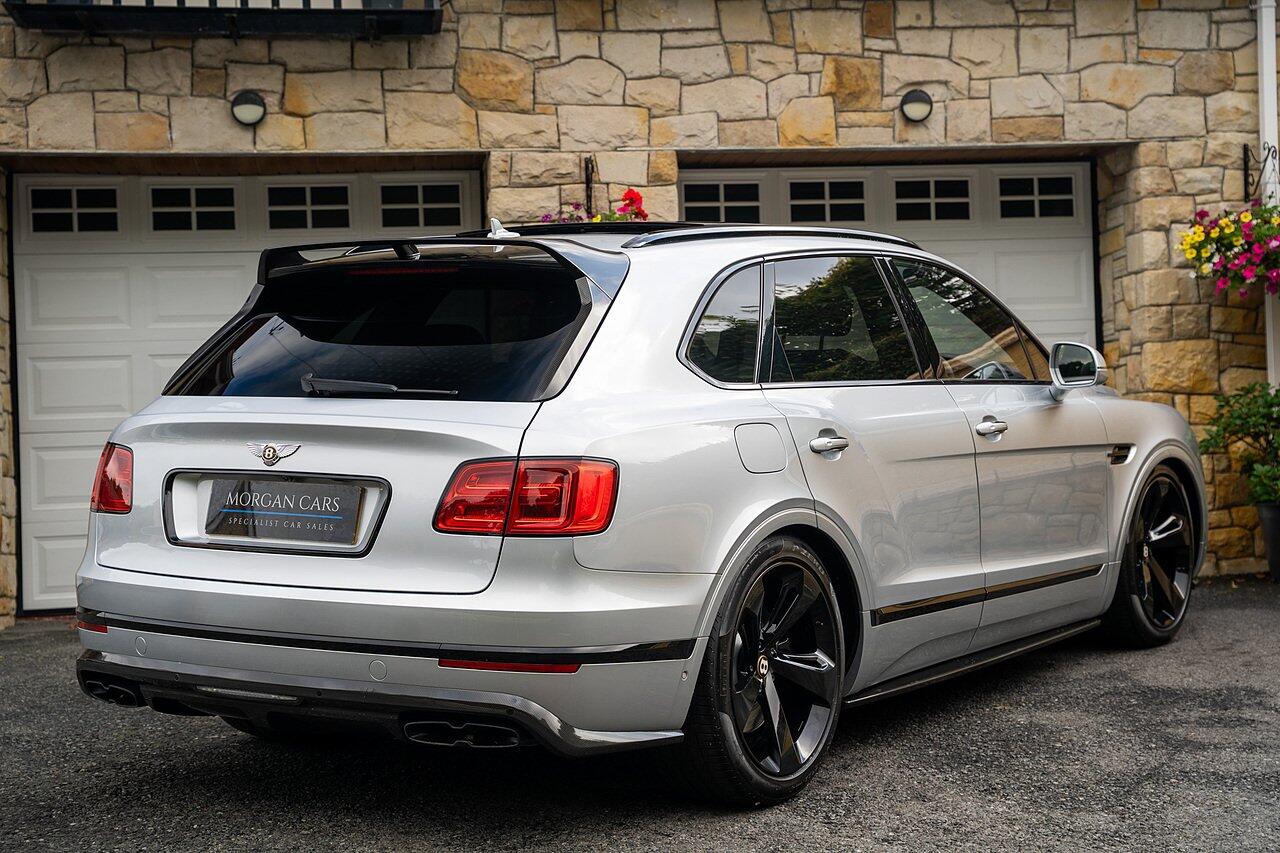 Bentley Bentayga view 18