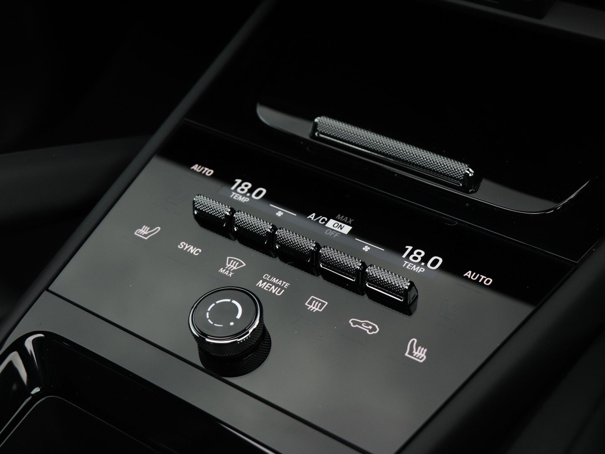 Porsche Cayenne view 16