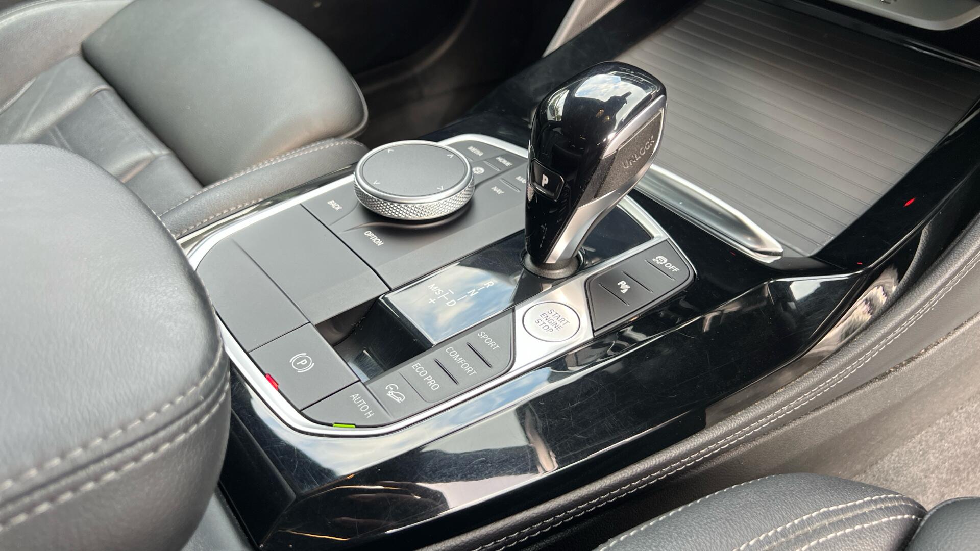BMW X4 view 10