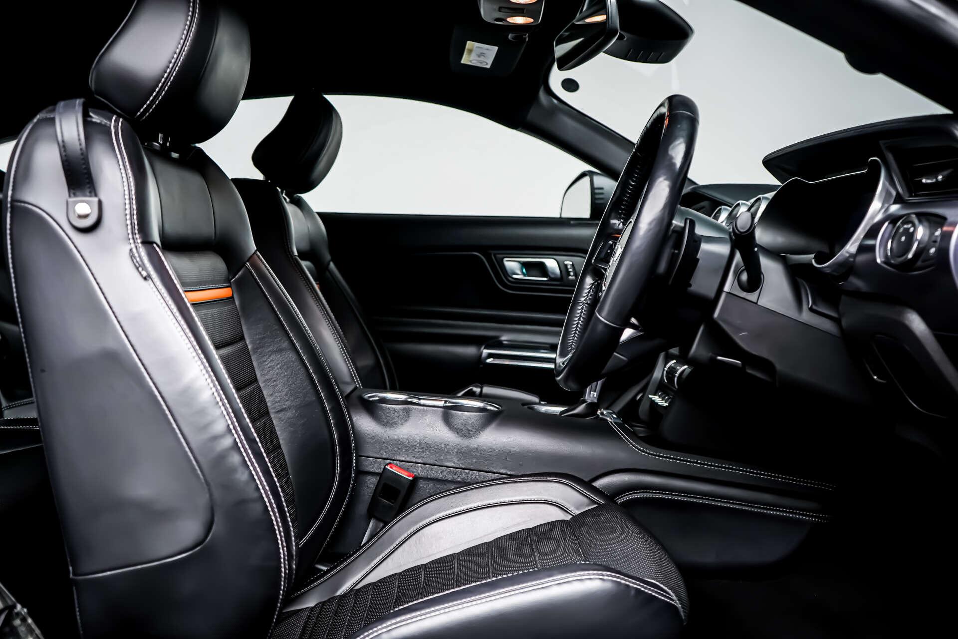 Ford Mustang view 6