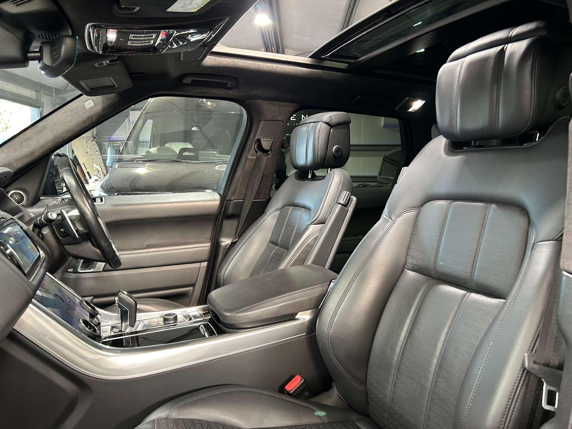 Land Rover Range Rover Sport view 2