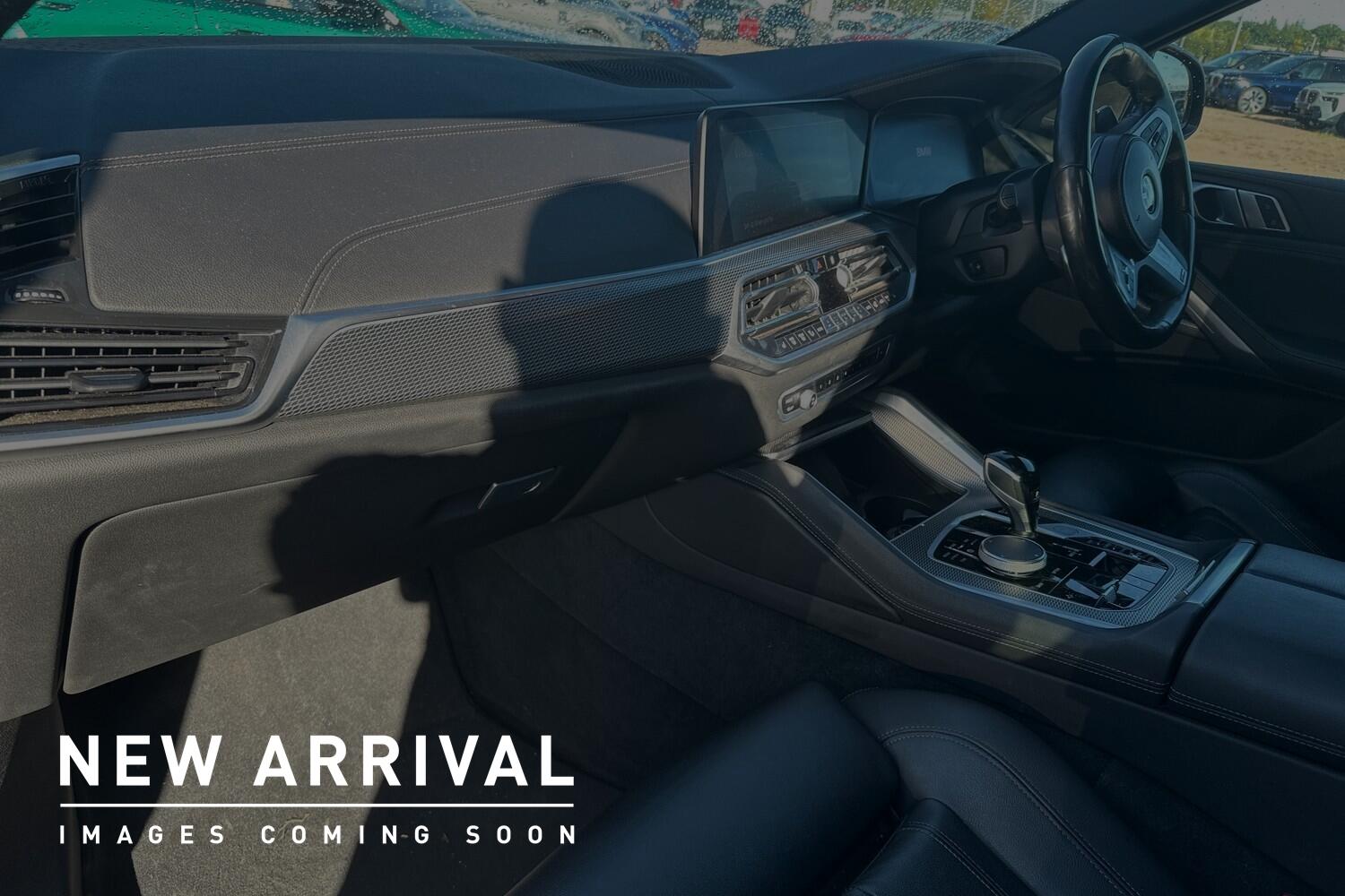 BMW X6 view 2