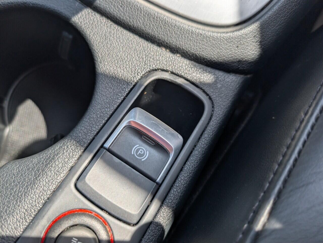 Audi Q3 view 48