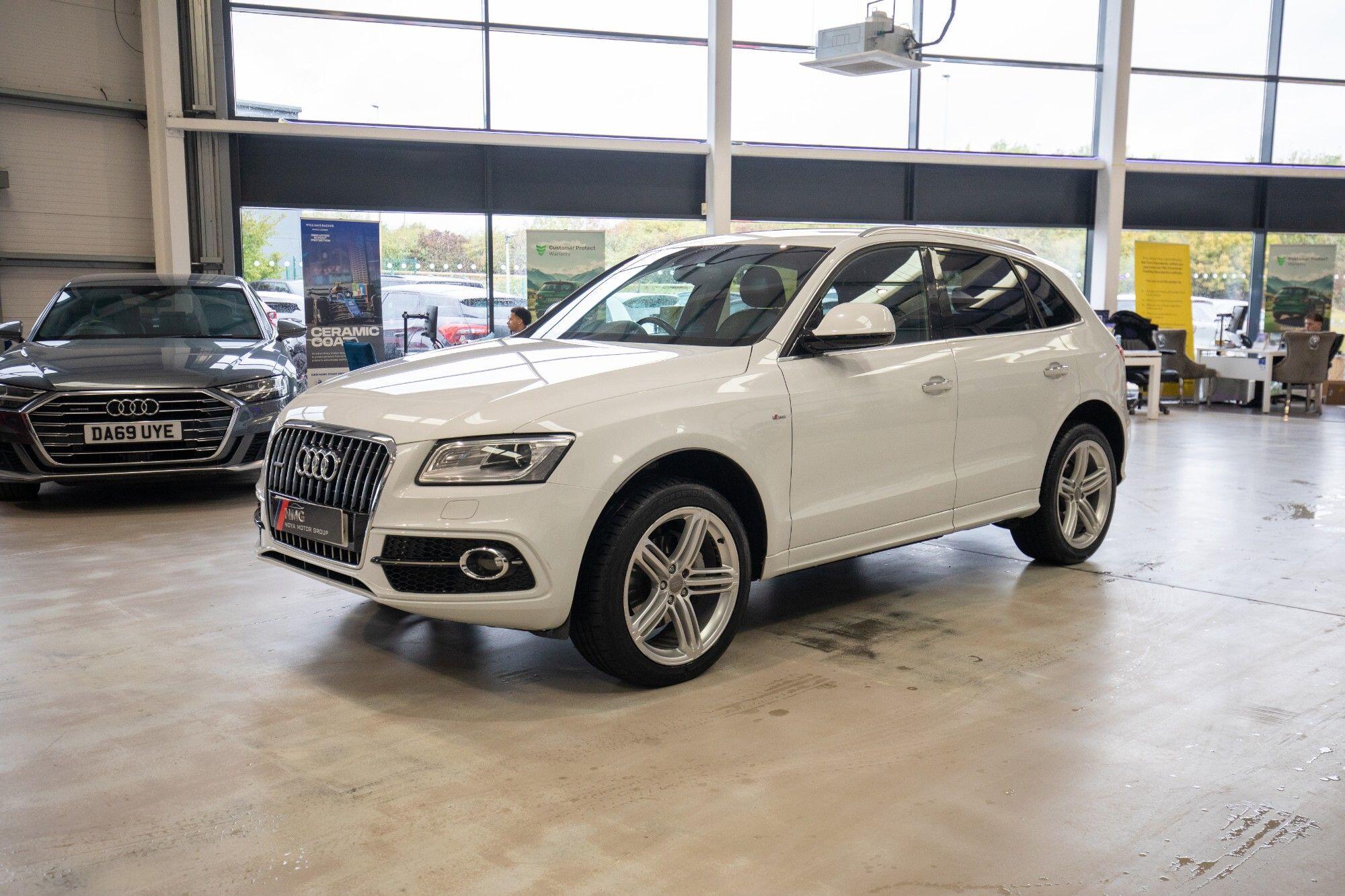 Audi Q5 view 10