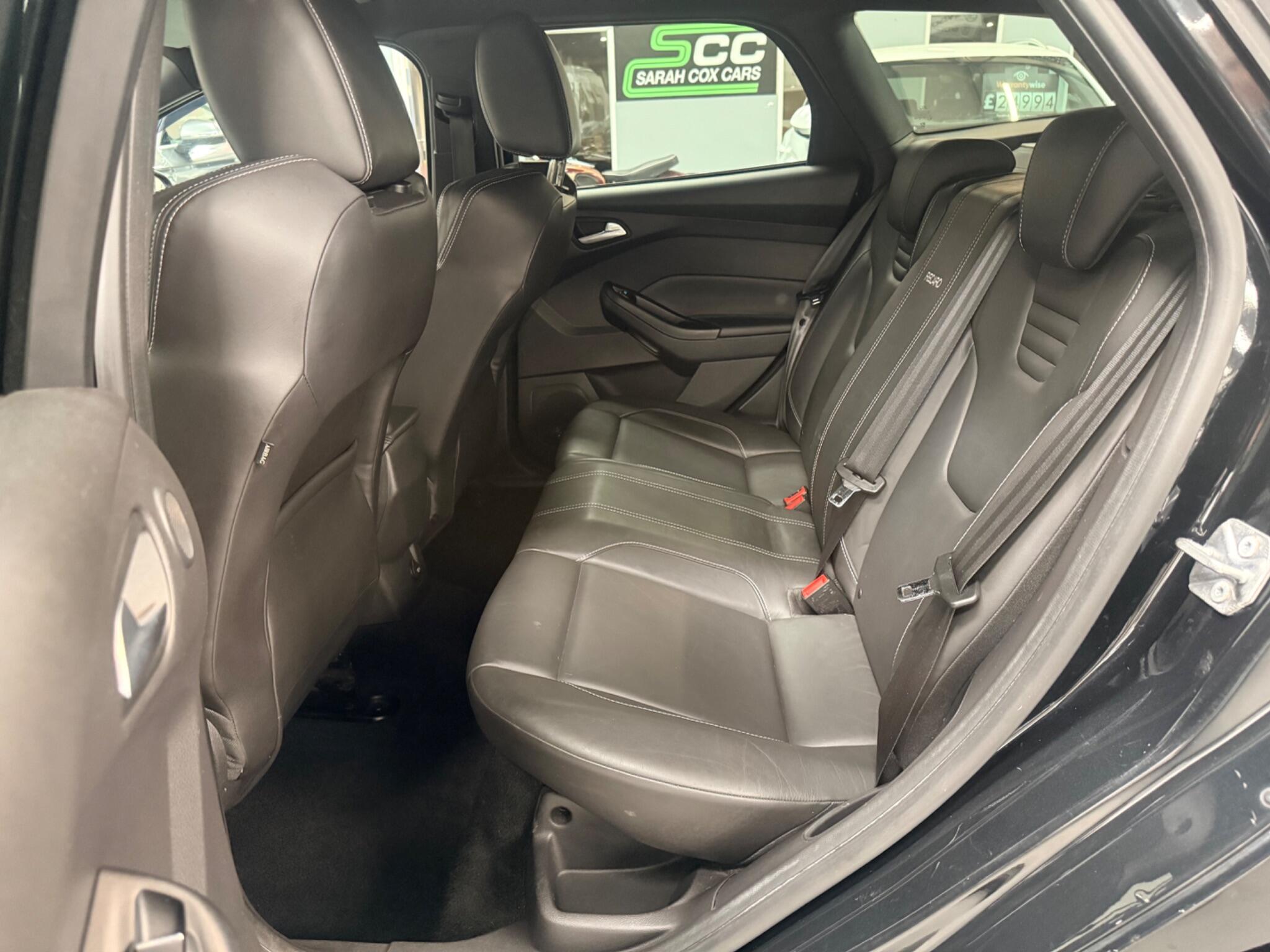 Ford Focus view 16