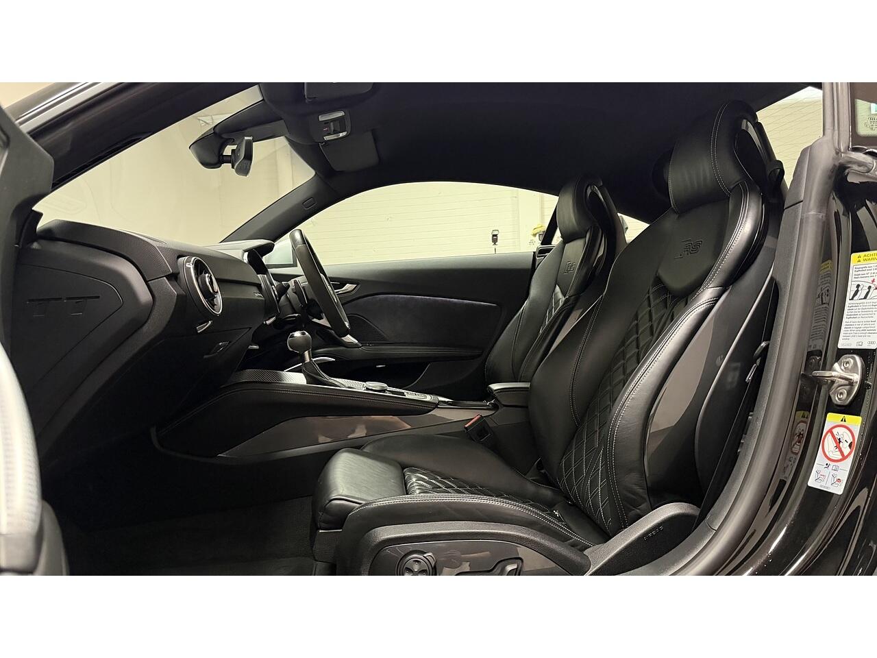 Audi TT RS view 22