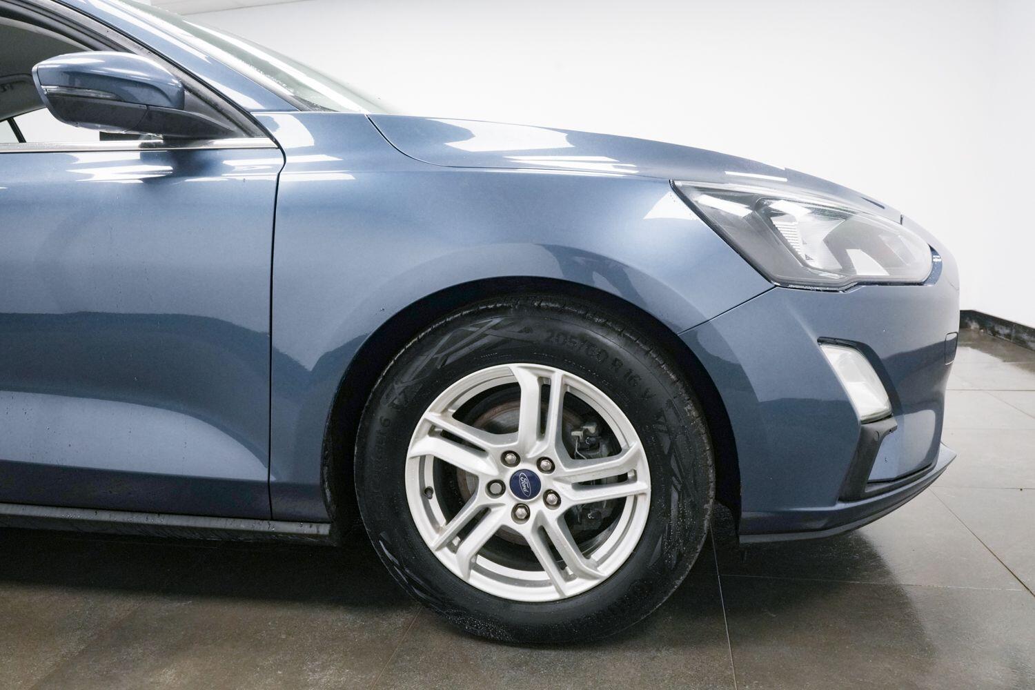 Ford Focus view 33
