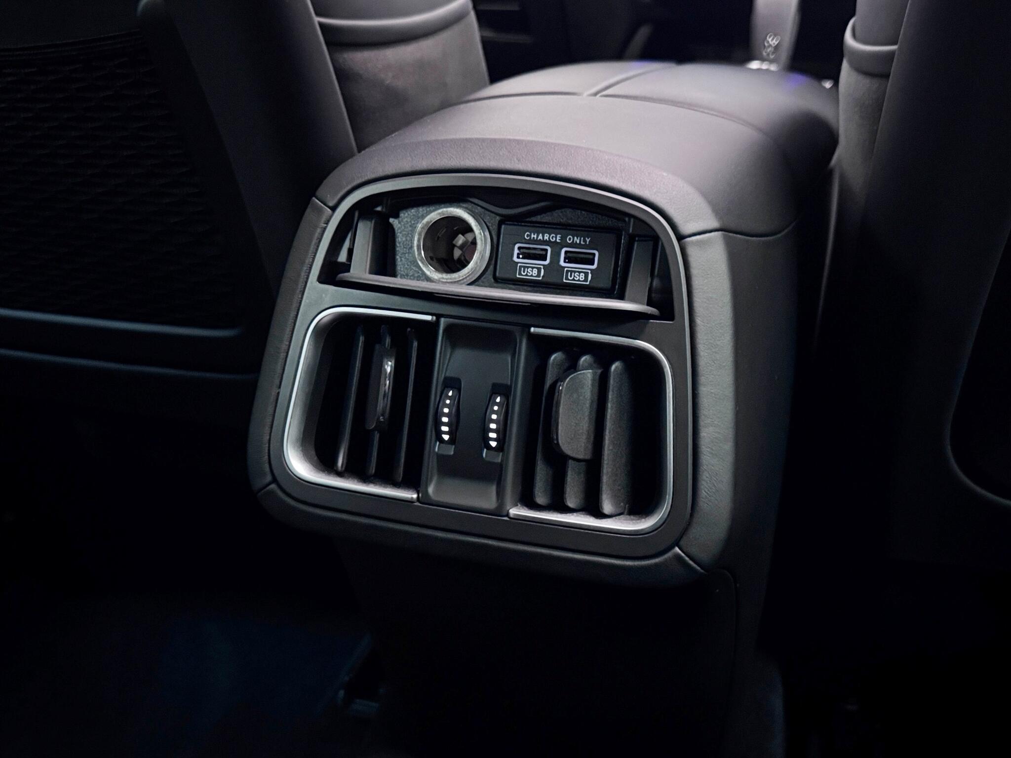 Maserati Levante view 22