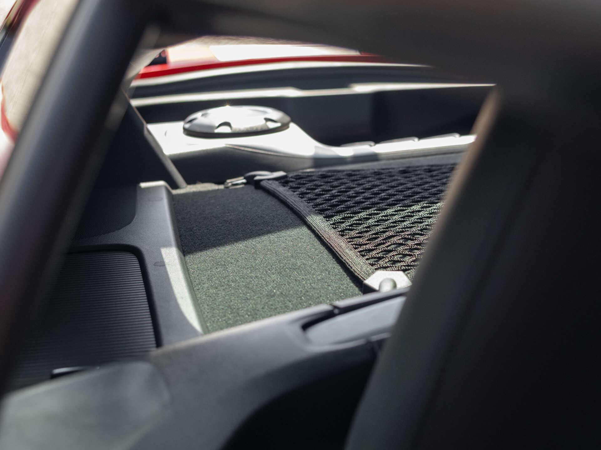Porsche Cayman view 16
