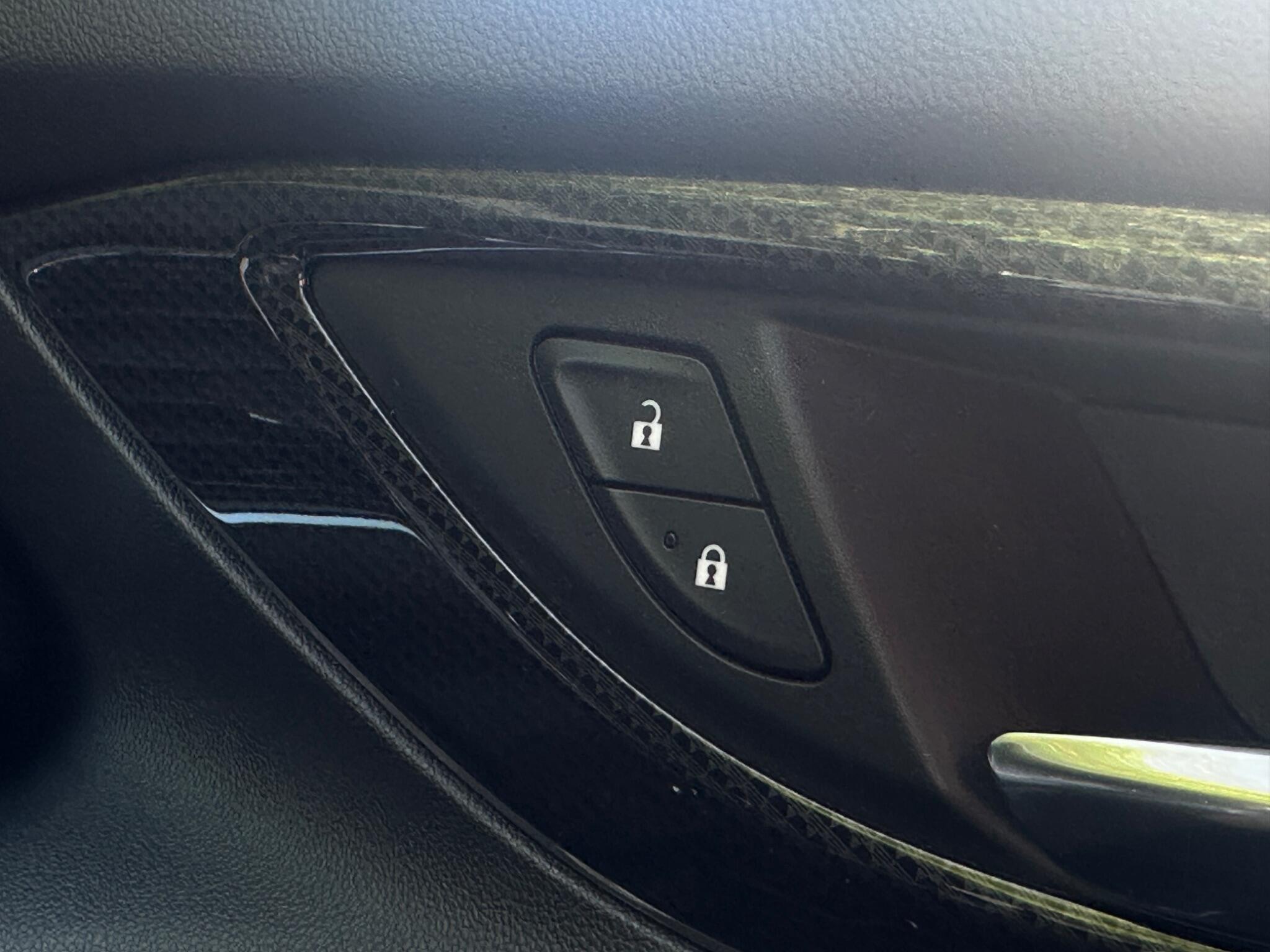 Vauxhall Insignia view 45