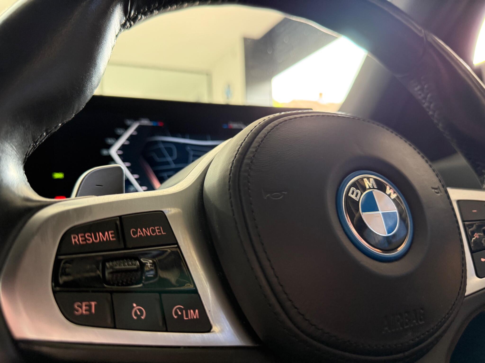 BMW 3 Series view 30