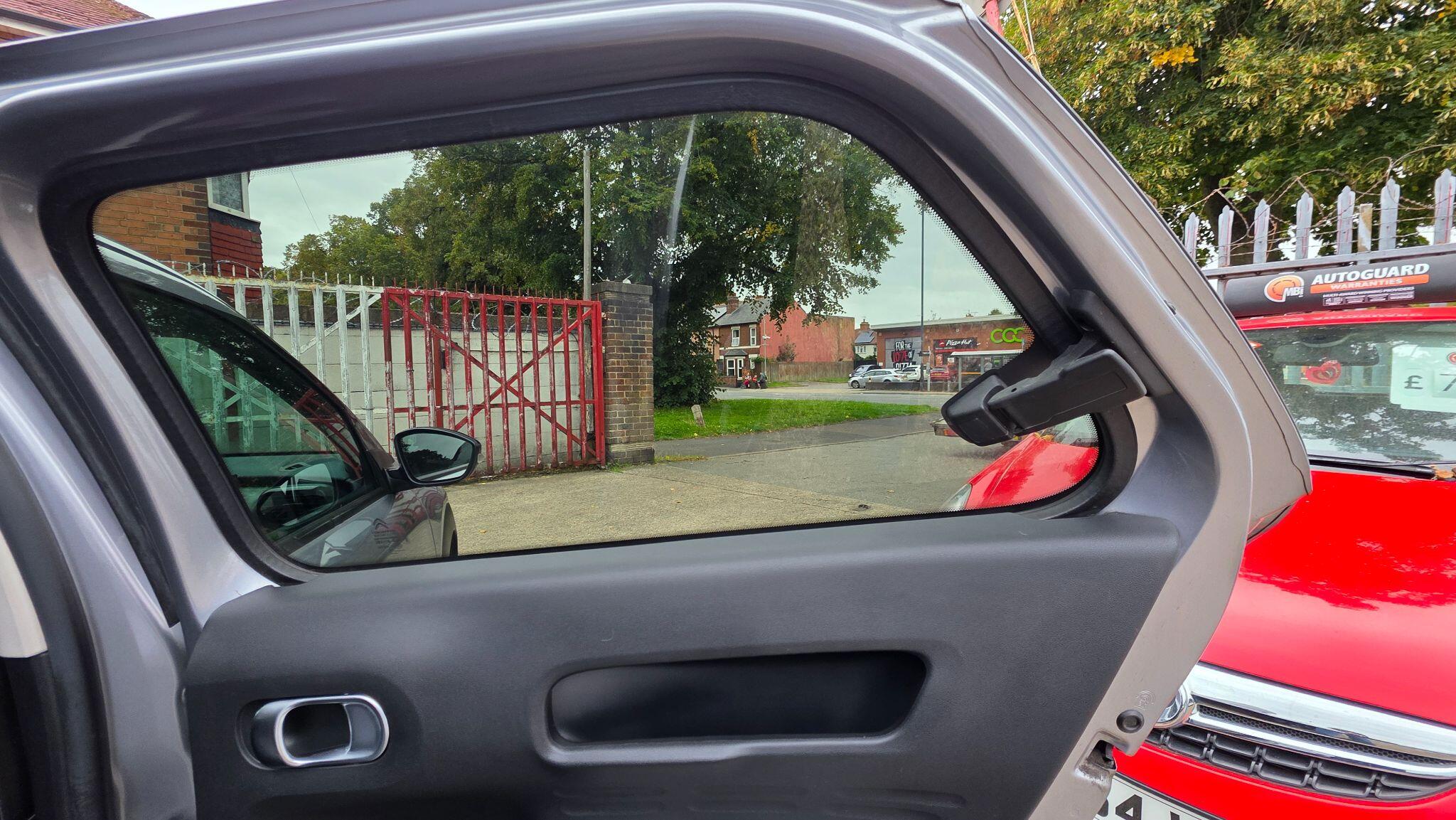 Citroen C4 Cactus view 35
