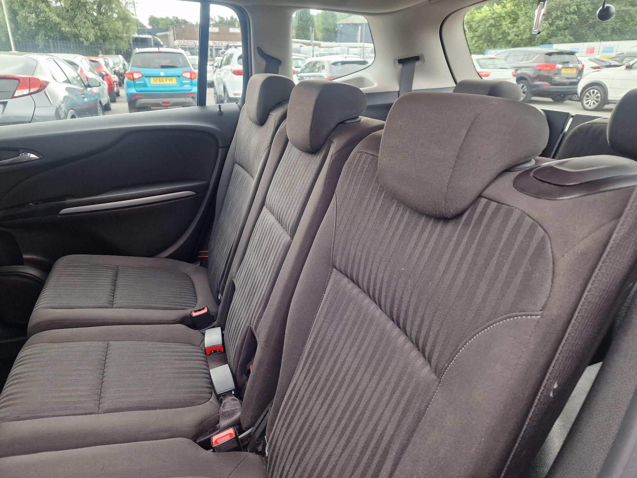 Vauxhall Zafira Tourer view 26