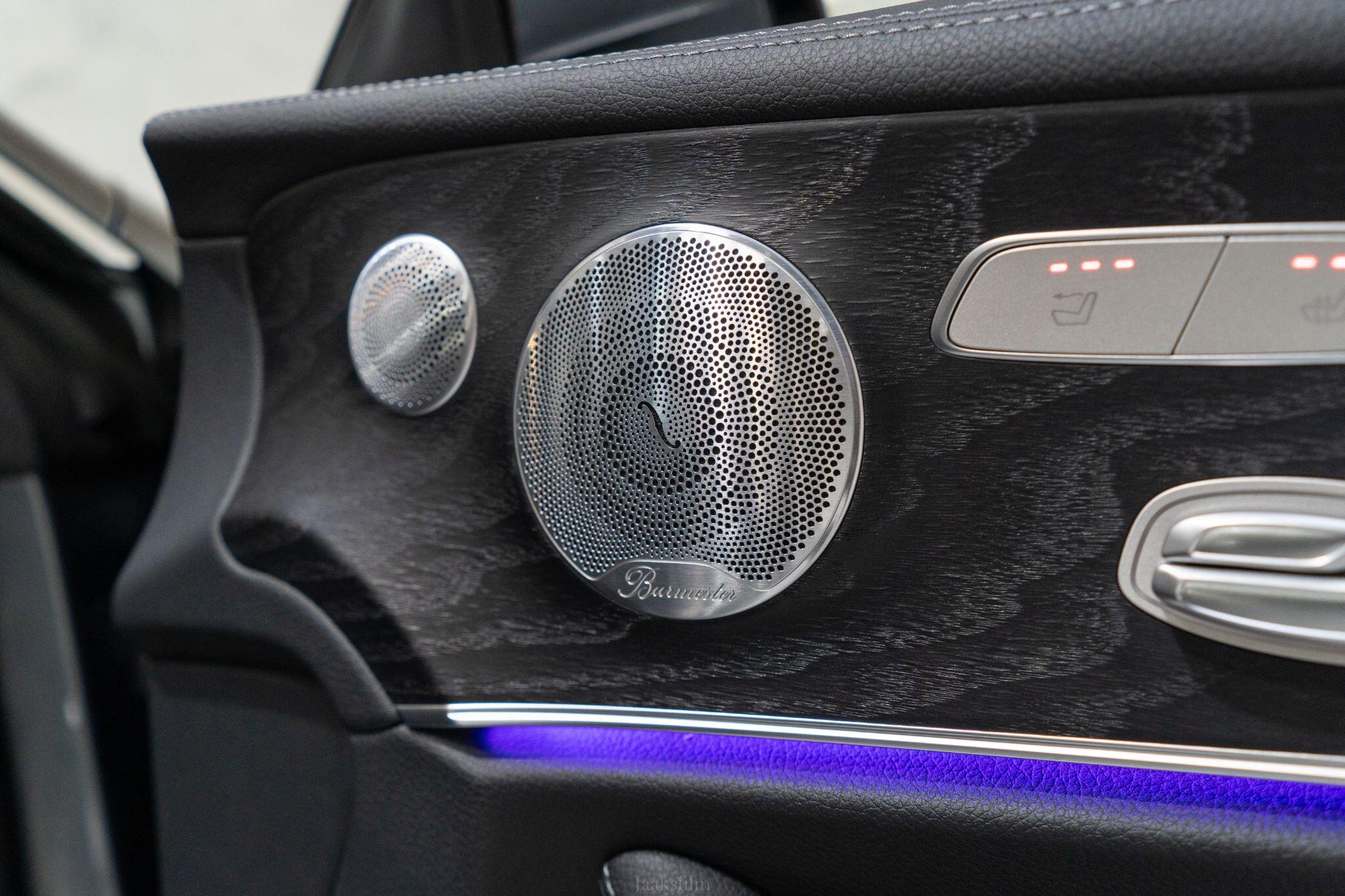 Mercedes-Benz E-Class view 3