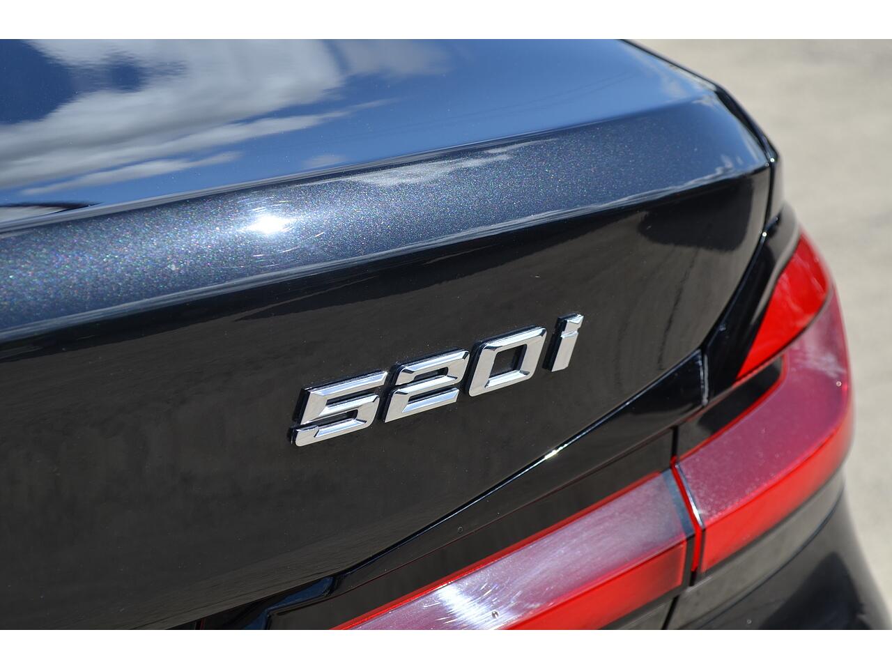 BMW 5 Series view 35
