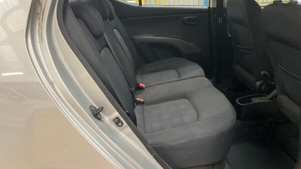 Hyundai i10 view 10