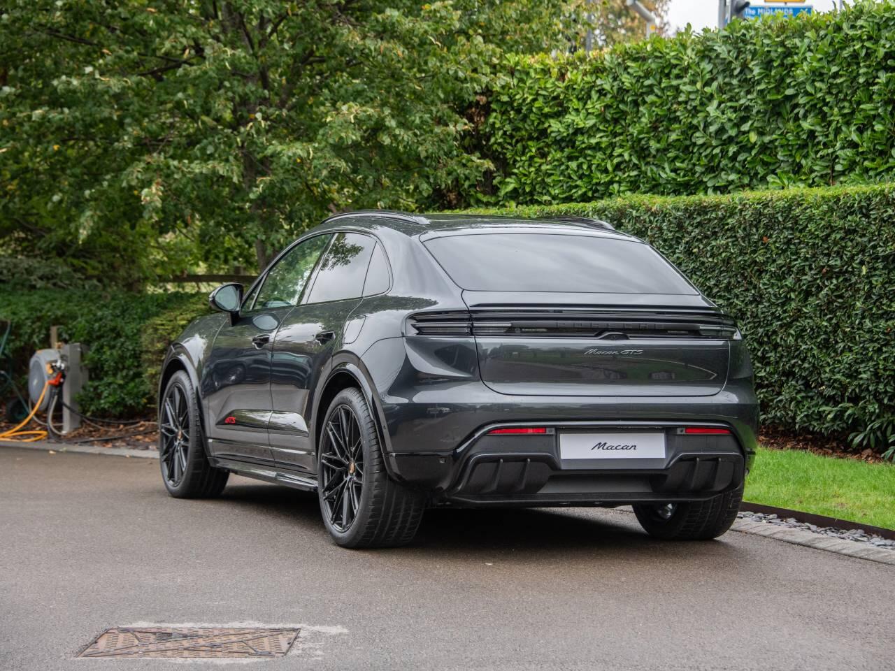 Porsche Macan view 72