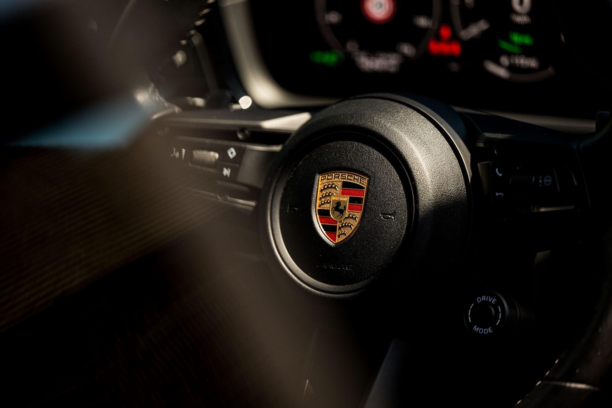 Porsche Cayenne view 34