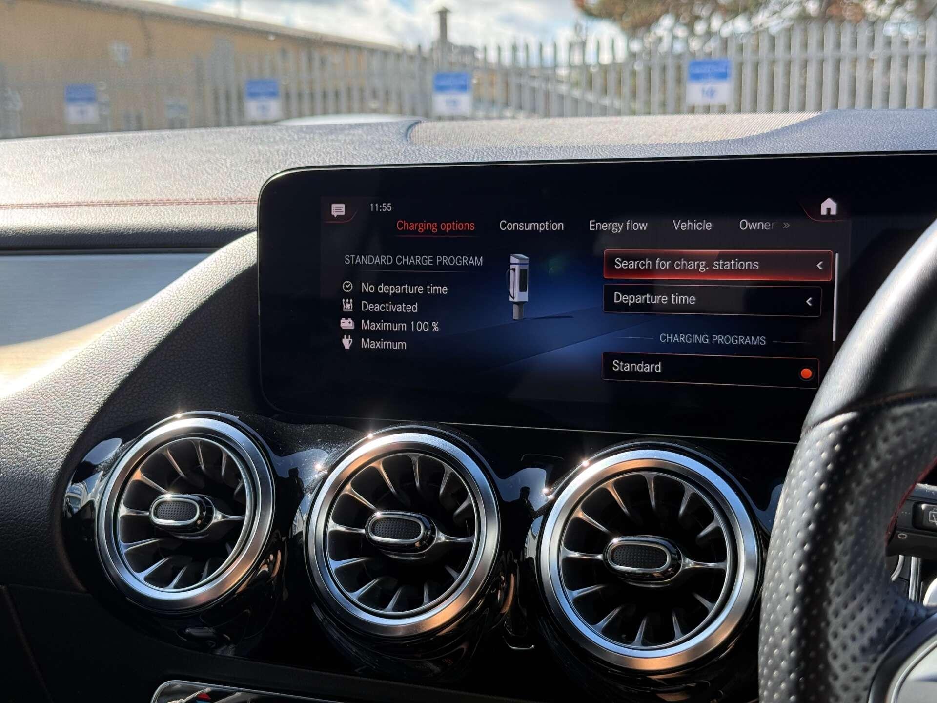 Mercedes-Benz EQA view 70