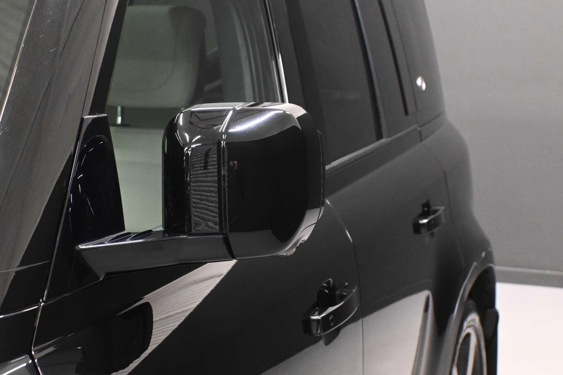 Land Rover Defender view 48