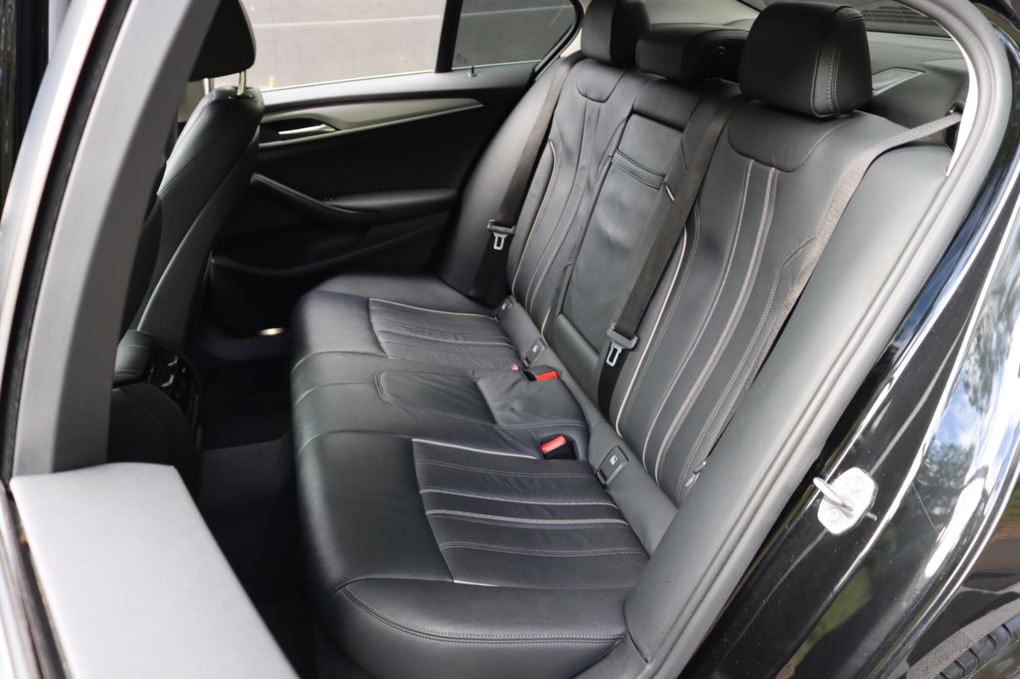 BMW 5 Series view 7