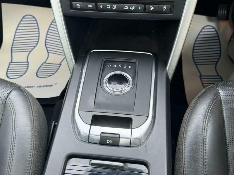 Land Rover Discovery Sport view 37