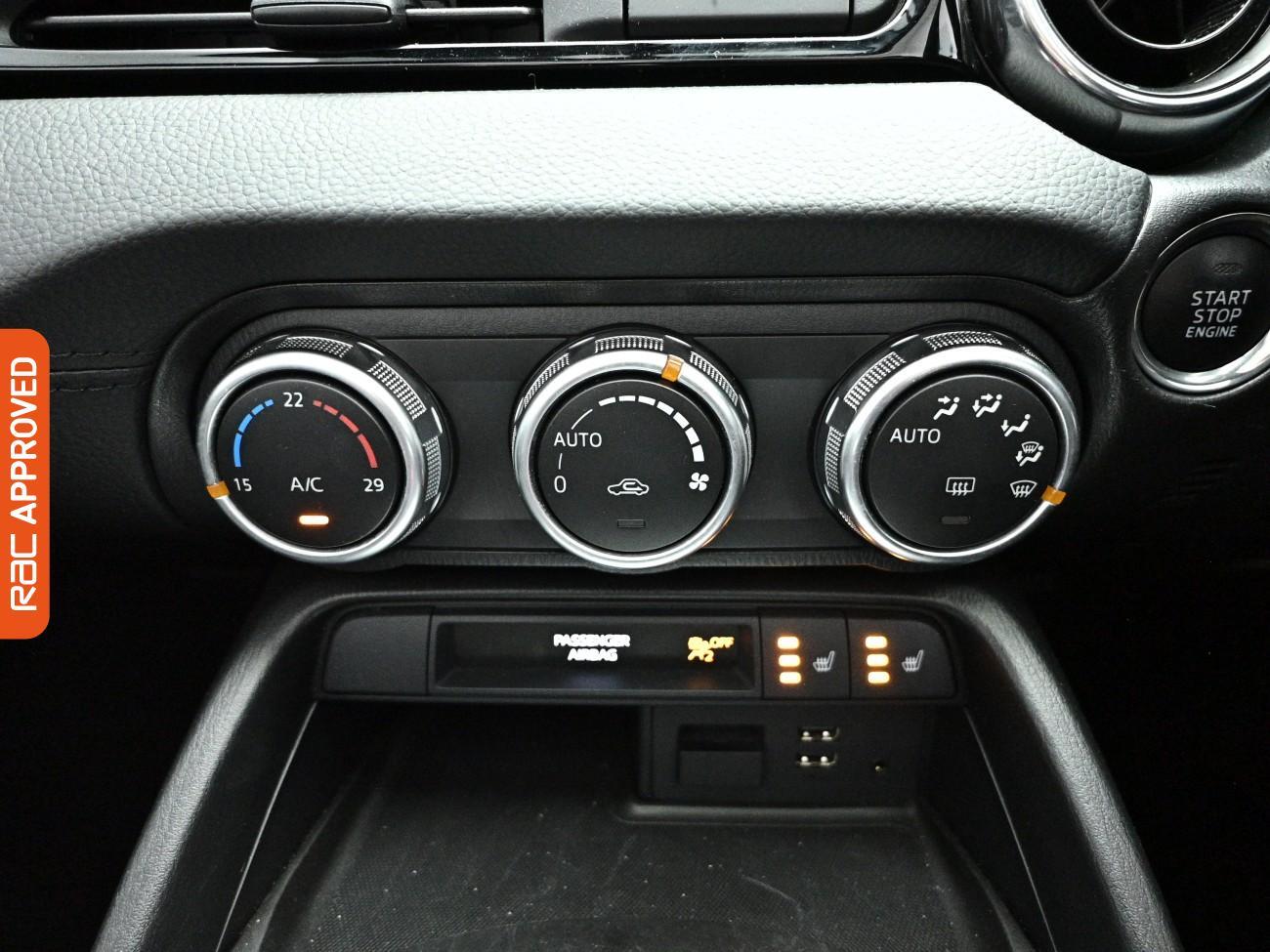 Fiat 124 Spider view 18