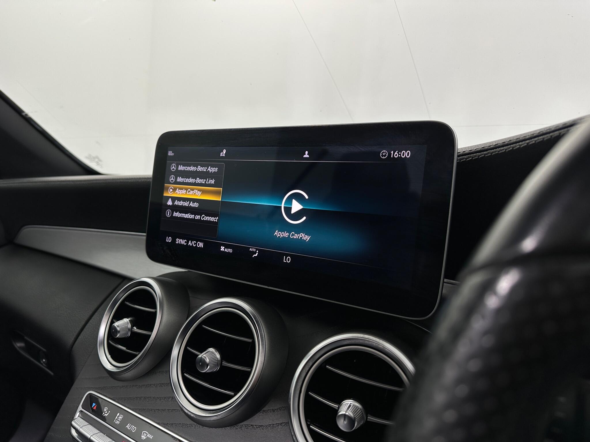 Mercedes-Benz C Class view 26